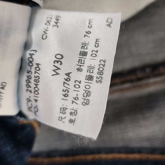 Levi's Red Tab Mid Length Women's Shorts in Indigo - Sz 30 - Picture 5 of 6